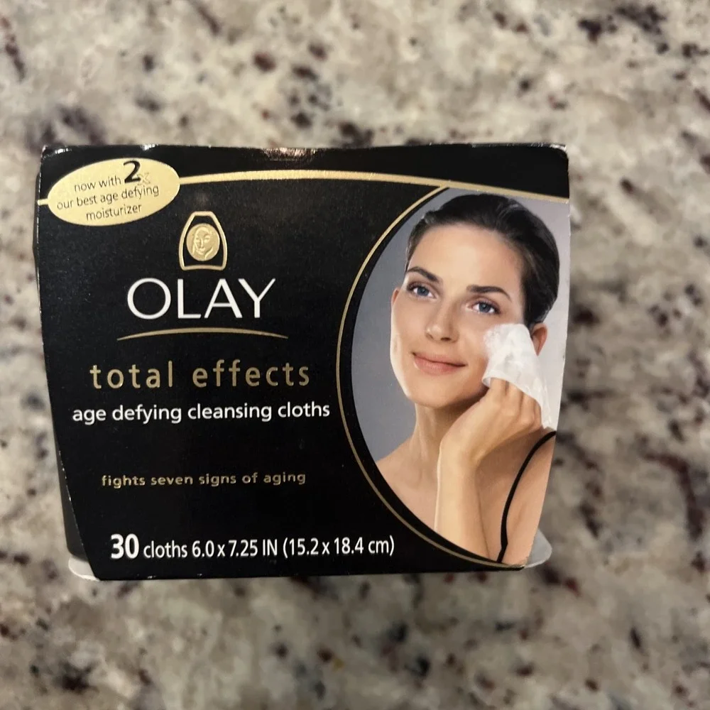 Olay Total Effects Daily Cleansing Treatment Cloths VitaNiacin Age Defy NOS Rare